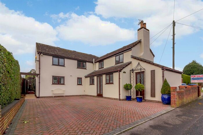 3 Bedroom Cottage For Sale In The Rudge, Maisemore, Gloucester GL2