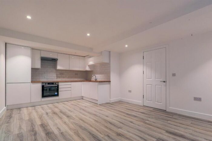 4 Bedroom Flat To Rent In Jubilee Street, Whitechapel, E1