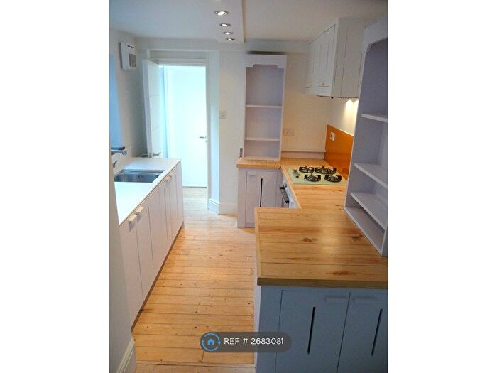 4 Bedroom Terraced House To Rent In Glenroy Street, Cardiff, CF24