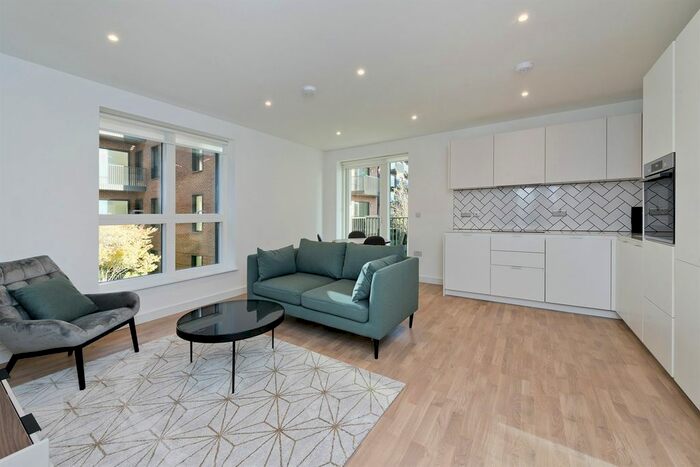 2 Bedroom Flat To Rent In Watson House, The Green Quarter UB1