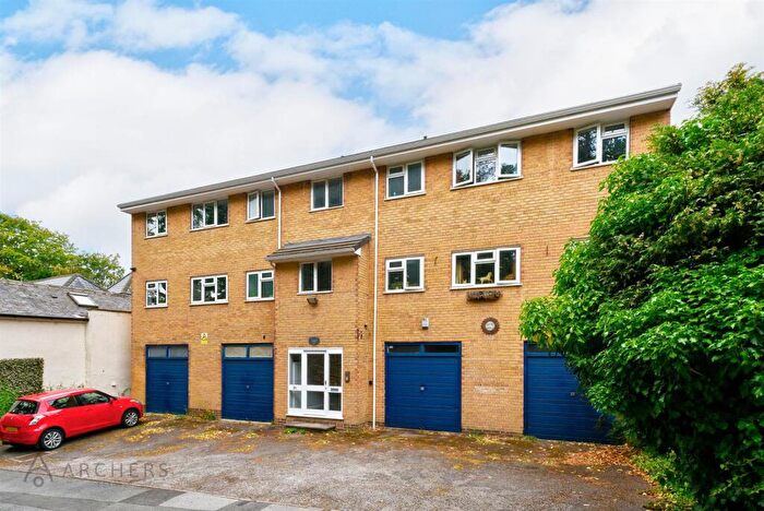 2 Bedroom Flat For Sale In Botanical Road, Botanical Gardens, Sheffield, S11