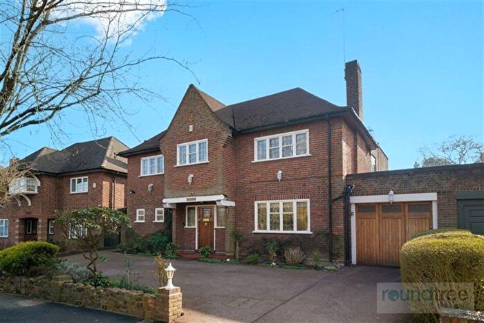 5 Bedroom Detached House For Sale In Cedars Close, Hendon, NW4