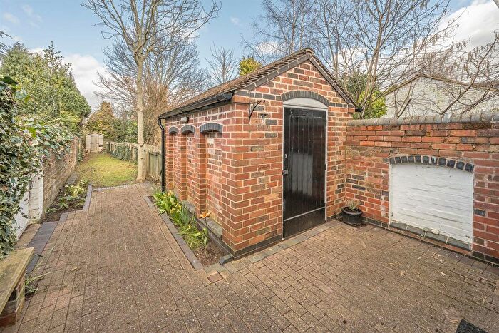 2 Bedroom End Of Terrace House To Rent In Brook Street, Stourbridge, DY8