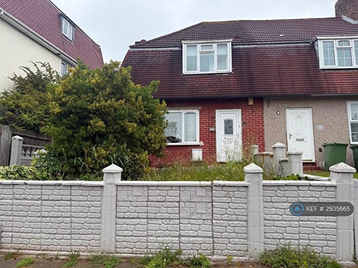 3 Bedroom Terraced House To Rent In Downham Way, Bromley, BR1
