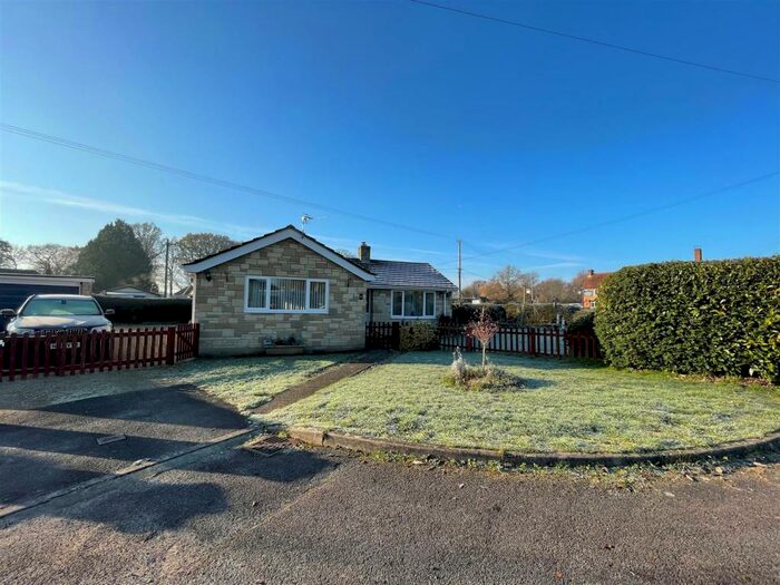 2 Bedroom Detached Bungalow For Sale In White Hart Close, Kings Stag Sturminster Newton, DT10