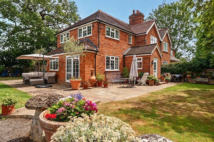 3 Bedroom Detached House For Sale In Pondwood Lane, Shottesbrooke, Maidenhead, SL6