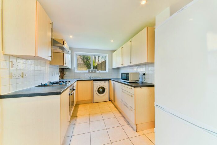 3 Bedroom Terraced House To Rent In Trevelyan Road, London, SW17