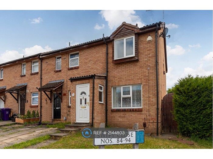 3 Bedroom End Of Terrace House To Rent In Swift Close, Letchworth Garden City, SG6