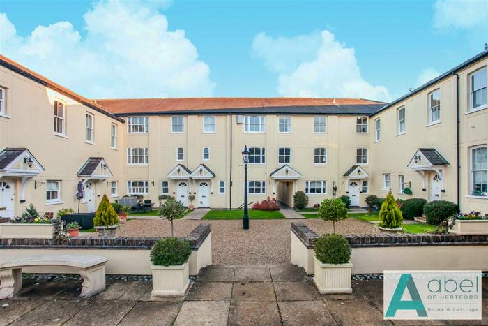 3 Bedroom Mews To Rent In Courtyard Mews, Chapmore End, Ware, SG12