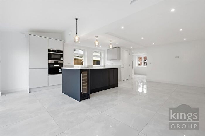 3 Bedroom Semi-Detached House For Sale In St. Johns Road, Writtle, Chelmsford, CM1