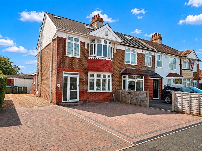 4 Bedroom End Of Terrace House For Sale In Orchard Grove, Portchester, PO16