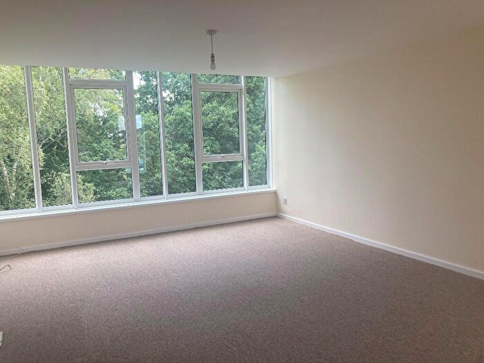 2 Bedroom Flat To Rent In Albrighton House, Browns Green, Birmingham, B20