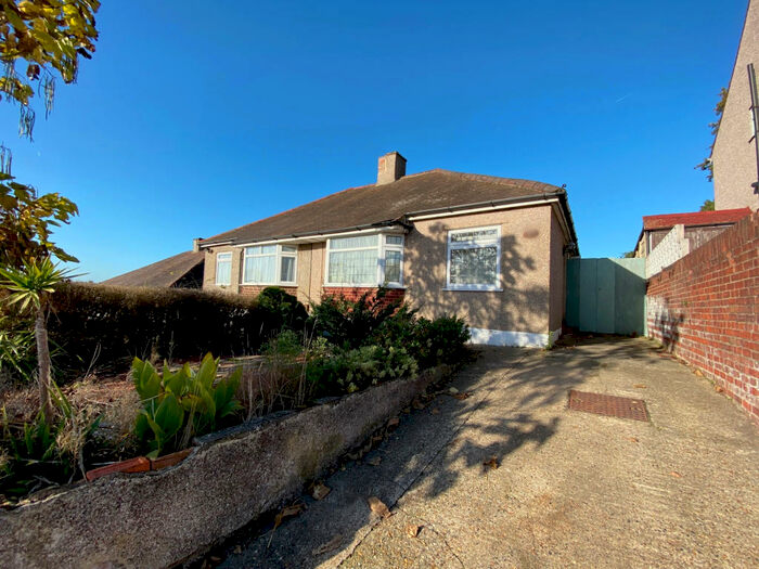 3 Bedroom Bungalow To Rent In Edmunds Avenue, St Mary Cray, BR5