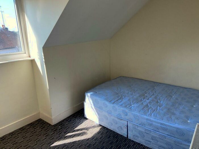 Studio To Rent In Ashbourne Avenue, London, NW11