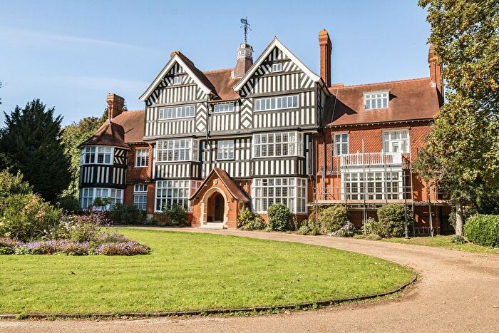 2 Bedroom Flat For Sale In Court Road, Orpington, Kent, BR6