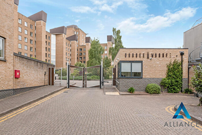 2 Bedroom Apartment To Rent In Dundee Wharf, Three Colt Street, London, E14