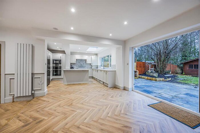 5 Bedroom Detached House For Sale In Hazleton Way, Horndean, PO8