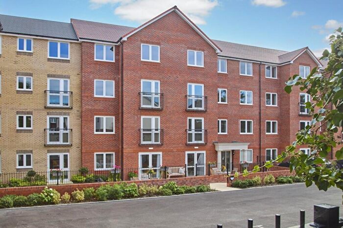 1 Bedroom Apartment For Sale In Drayton, Hampshire, PO6