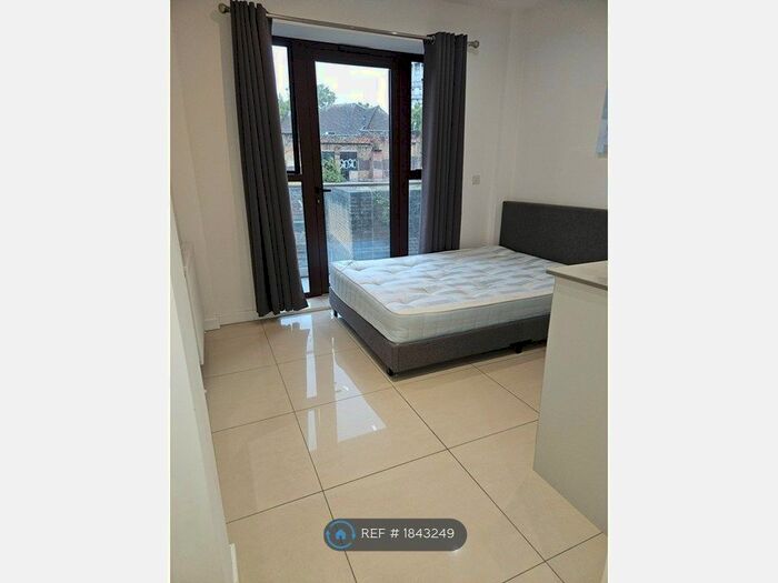 2 Bedroom Flat To Rent In Old Street, London, EC1V