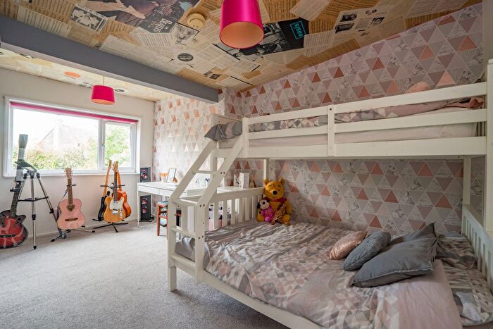 3 Bedroom Terraced House For Sale In Stanbridge Road, Edenbridge, TN8