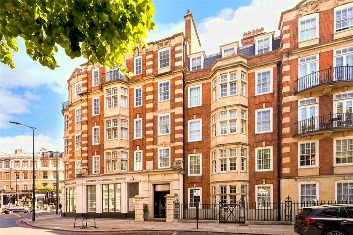 2 Bedroom Flat To Rent In Redcliffe Gardens, Earls Court, London, SW5