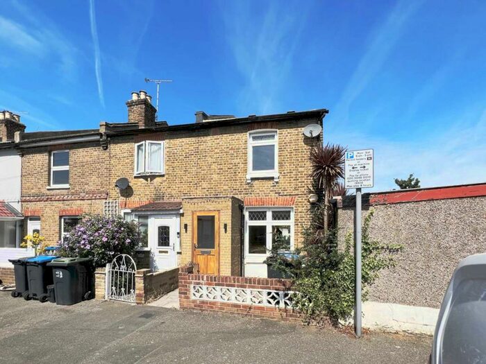 2 Bedroom Terraced House To Rent In Addington Road, Croydon, CR0