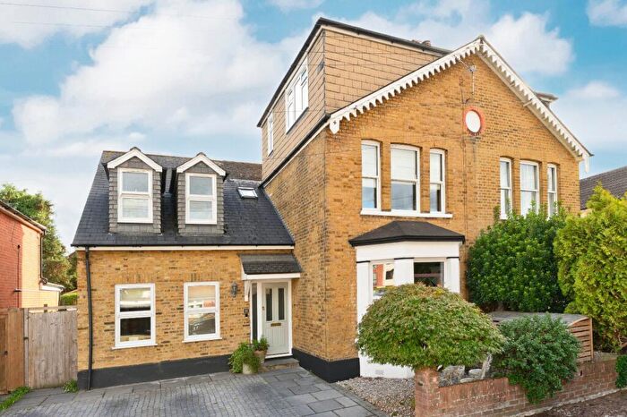 5 Bedroom Semi Detached House For Sale In Chapel Avenue, Addlestone, Surrey, KT15