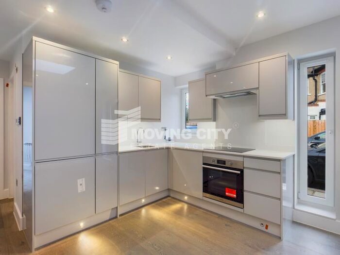 1 Bedroom Flat To Rent In London Road, Twickenham, London, TW1