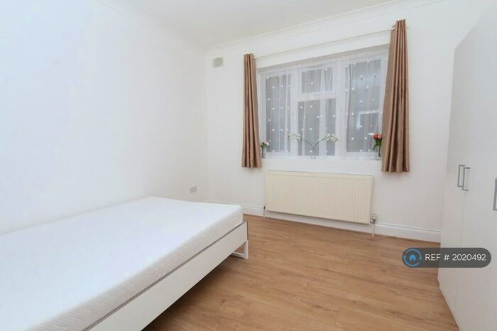 2 Bedroom Terraced House To Rent In Vicarage Road, London, N17