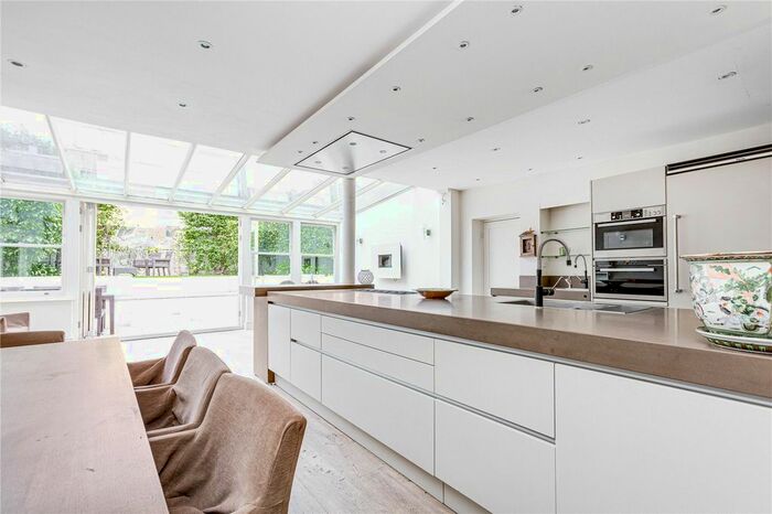 5 Bedroom Terraced House To Rent In Salcott Road, Between The Commons, SW11