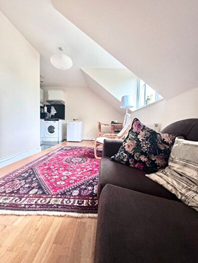 1 Bedroom Flat To Rent In Birchington Road, London, NW6