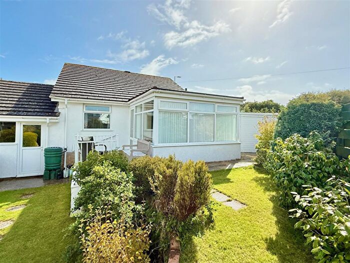 2 Bedroom Detached Bungalow For Sale In Turnchapel, Plymouth, PL9