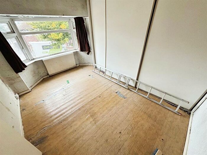 3 Bedroom Semi-Detached House For Sale In Westfield Road, Leicester, LE3