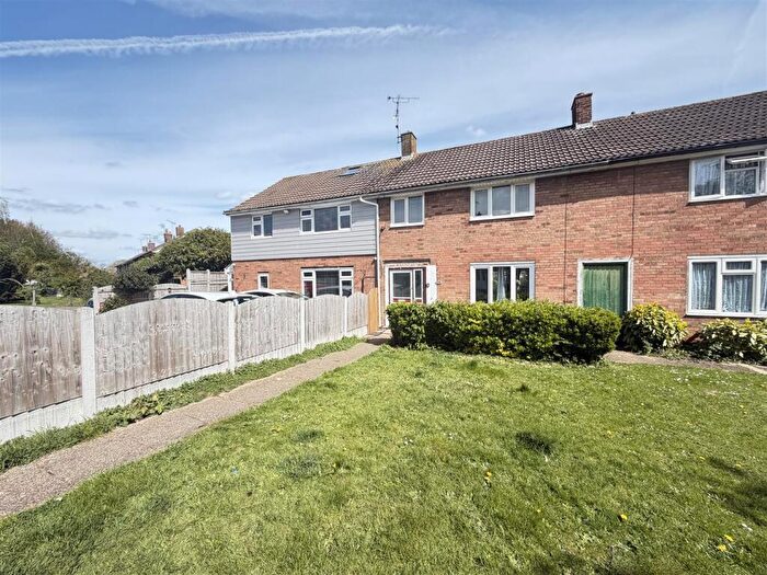 3 Bedroom Terraced House To Rent In Danbury Down, Basildon, SS14