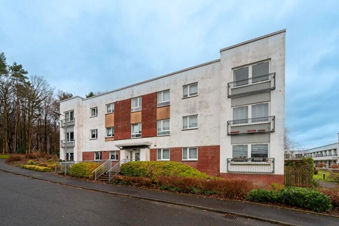 3 Bedroom Flat To Rent In Cairnhill View, Bearsden, Bearsden, G61