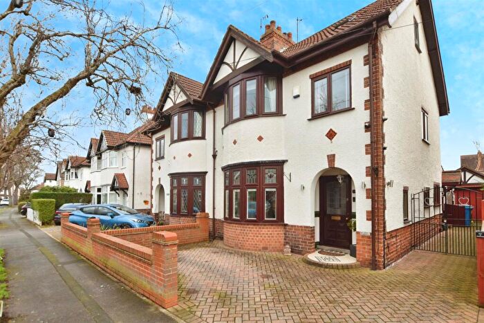 4 Bedroom Semi Detached House For Sale In Orchard Road, Hull, HU4