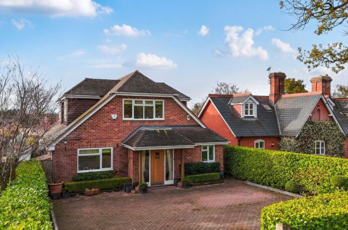 4 Bedroom Detached House For Sale In Cricket Hill, Finchampstead, Wokingham, Berkshire, RG40