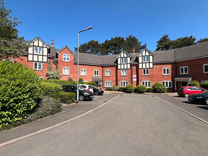 2 Bedroom Flat For Sale In Lister Grove, Blythe Bridge, ST11