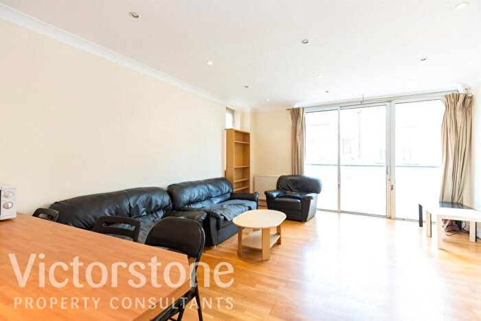 3 Bedroom Apartment To Rent In Kings Terrace, Camden, London, NW1