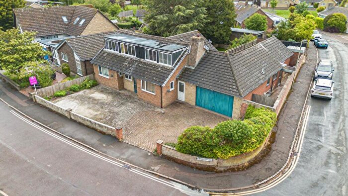 5 Bedroom Semi Detached House For Sale In Kennedy Road, Bicester, OX26
