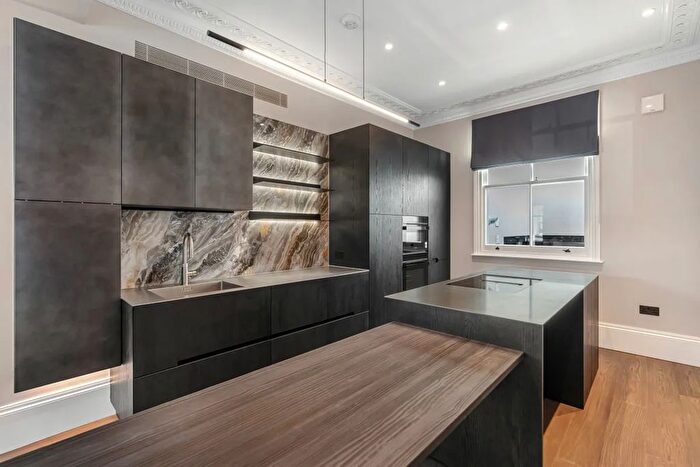 2 Bedroom Flat To Rent In Young Street, Kensington, W8