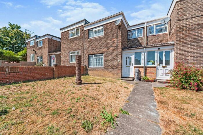 3 Bedroom Property To Rent In Chaucer Close, Basingstoke, RG24