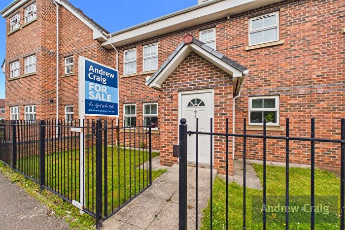 2 Bedroom Flat For Sale In Bonnar Court, Hebburn, NE31