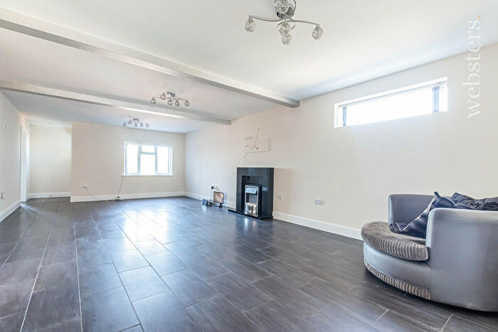 4 Bedroom Detached House For Sale In Grove Avenue, New Costessey, NR5