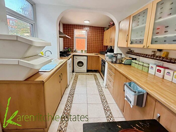 3 Bedroom Terraced House For Sale In Bennetts Lane, Smithills, BL1