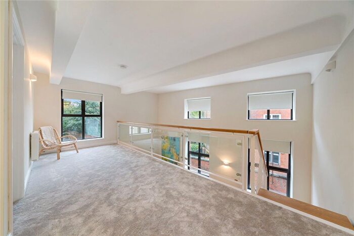 1 Bedroom Flat For Sale In Manor Gardens, London, N7