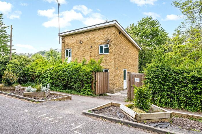 3 Bedroom Detached House For Sale In Markfield Road, Caterham, CR3