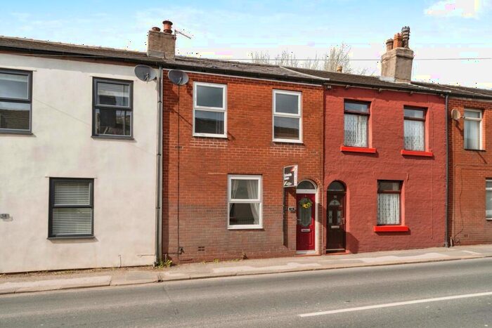 3 Bedroom Terraced House For Sale In Dicconson Lane, Westhoughton, Bolton, Greater Manchester, BL5