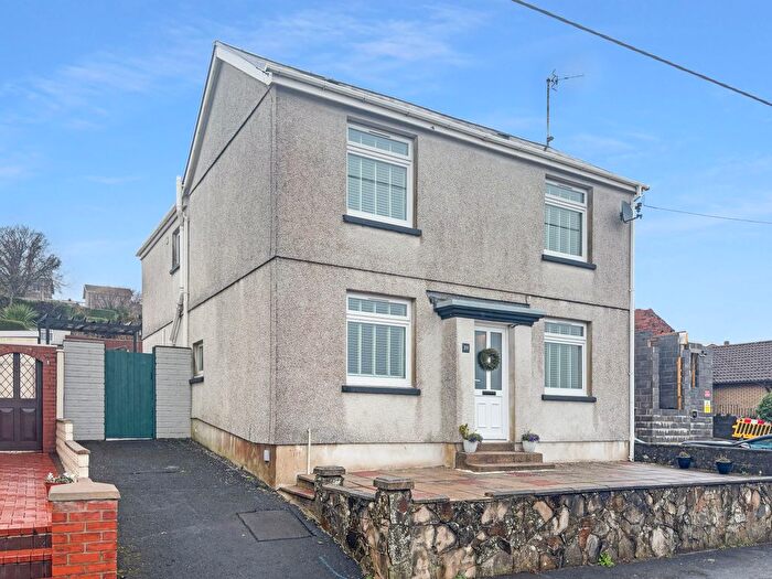 4 Bedroom Detached House For Sale In Llethri Road, Llanelli, SA14