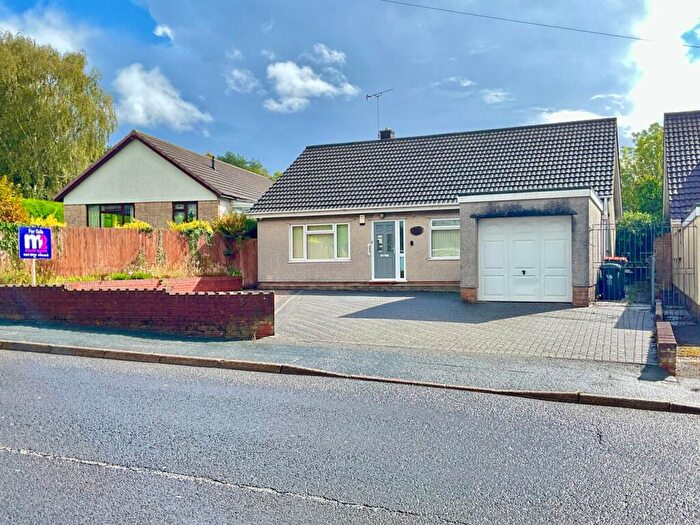 3 Bedroom Detached Bungalow For Sale In High Cross Lane, Rogerstone, Newport, NP10